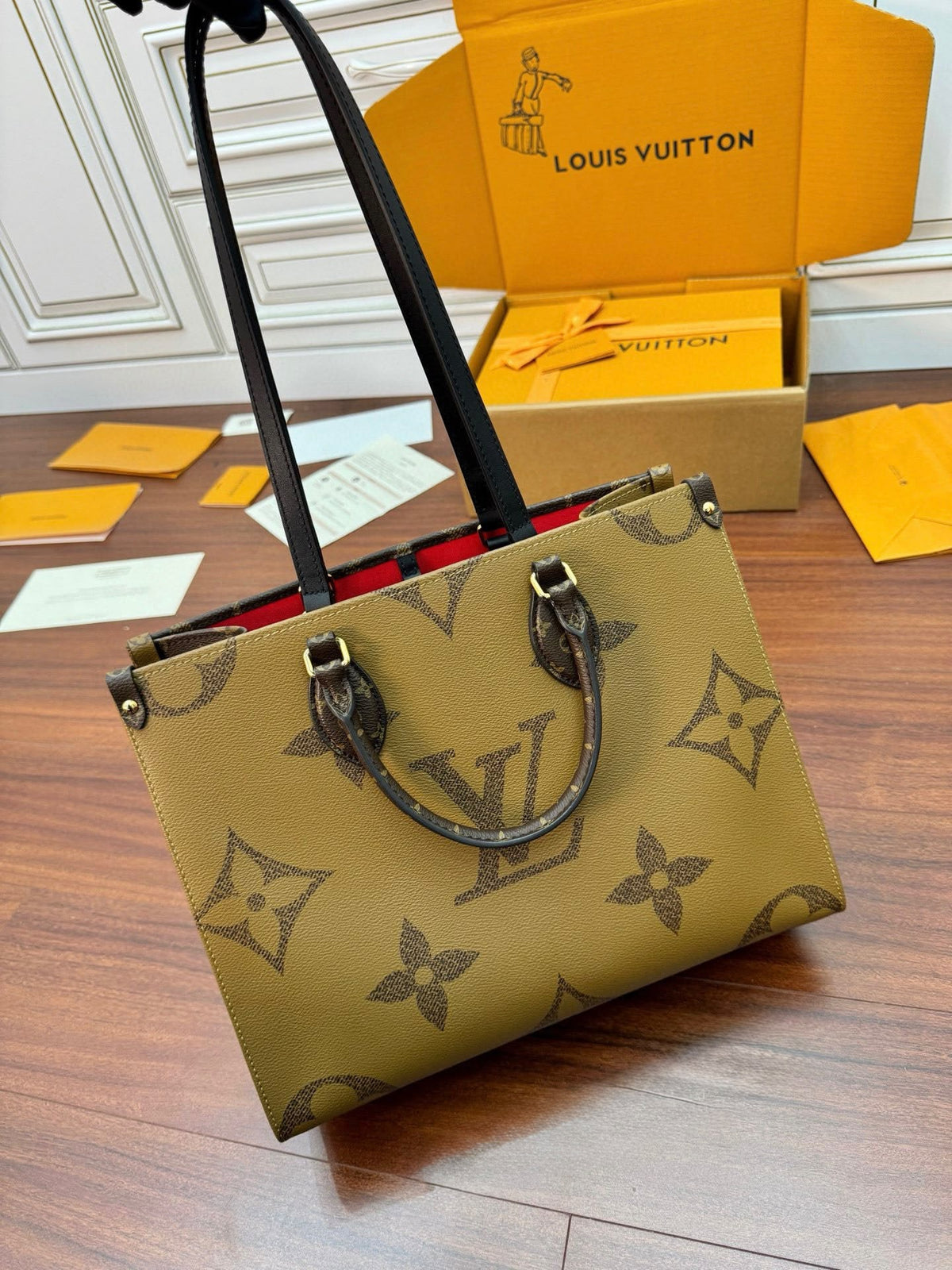 Lv Borsa tote OnTheGo MM