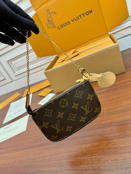 Lv Mini Pochette